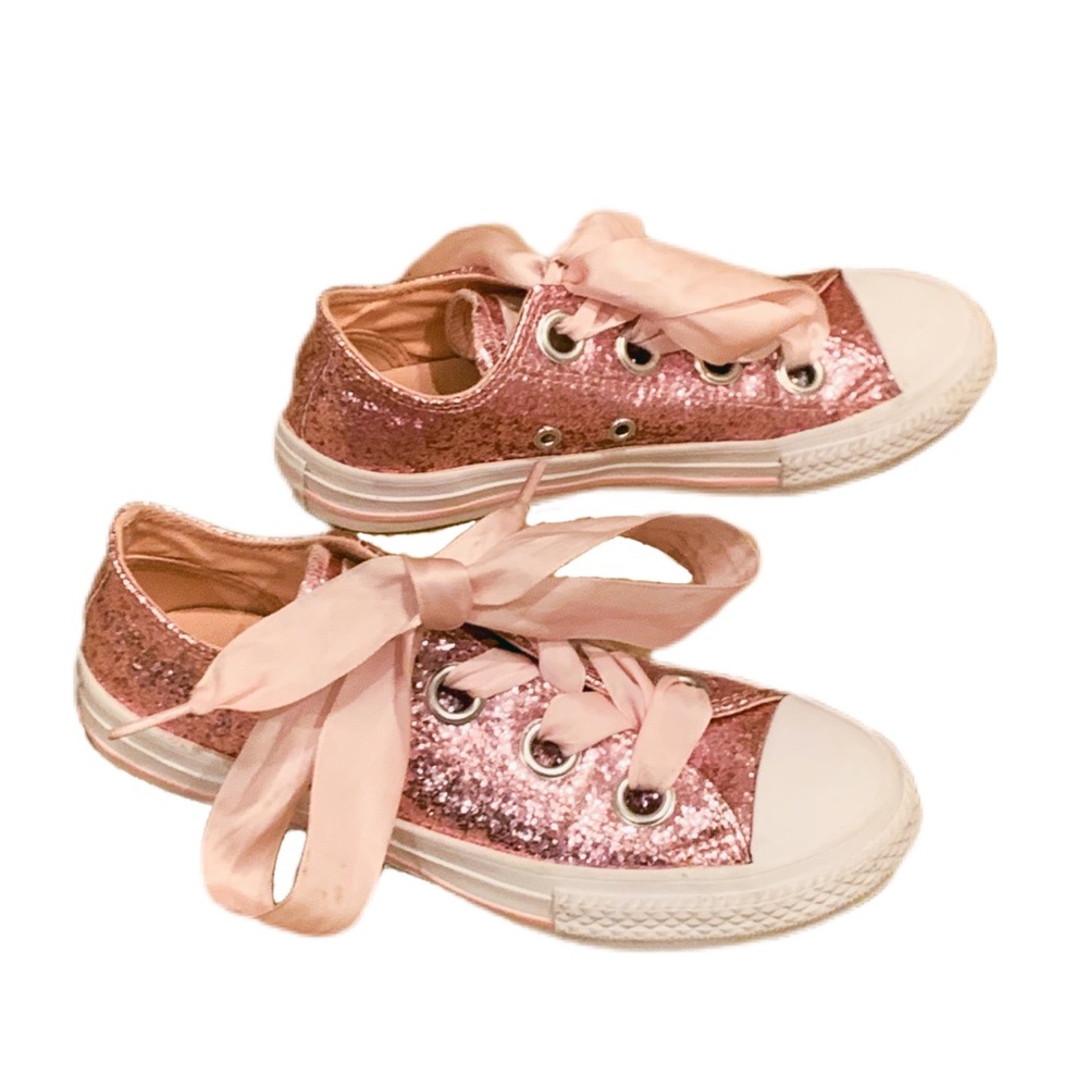 Pink glitter low top chuck Taylor girls size 1
